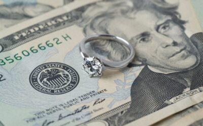 Vender un anillo de compromiso: todo lo que necesitas saber